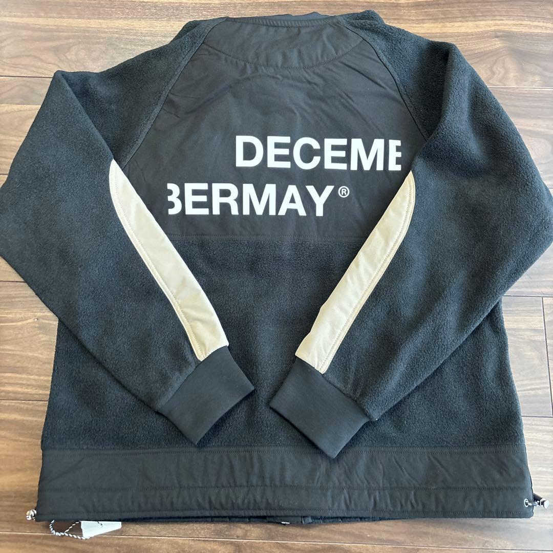 ディセンバーメイ　DECEME BERMAY フード付きパーカー