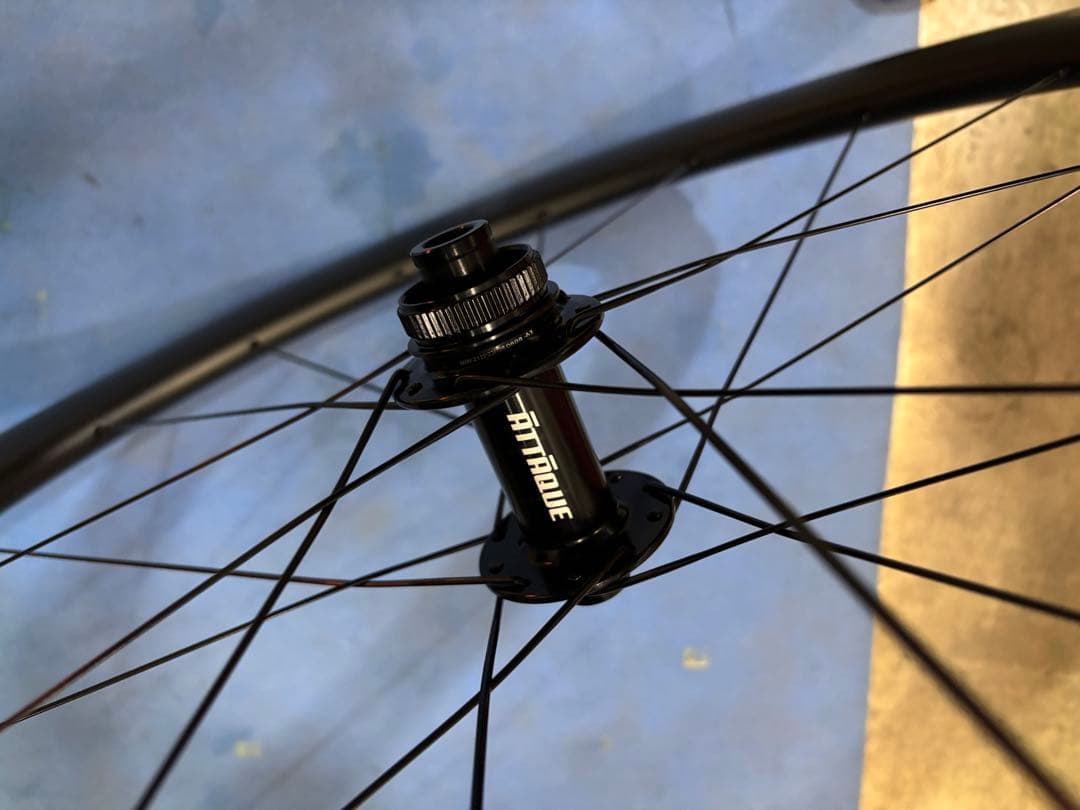 hanaichi アタッキ　グスト　カーボンディスクホイール