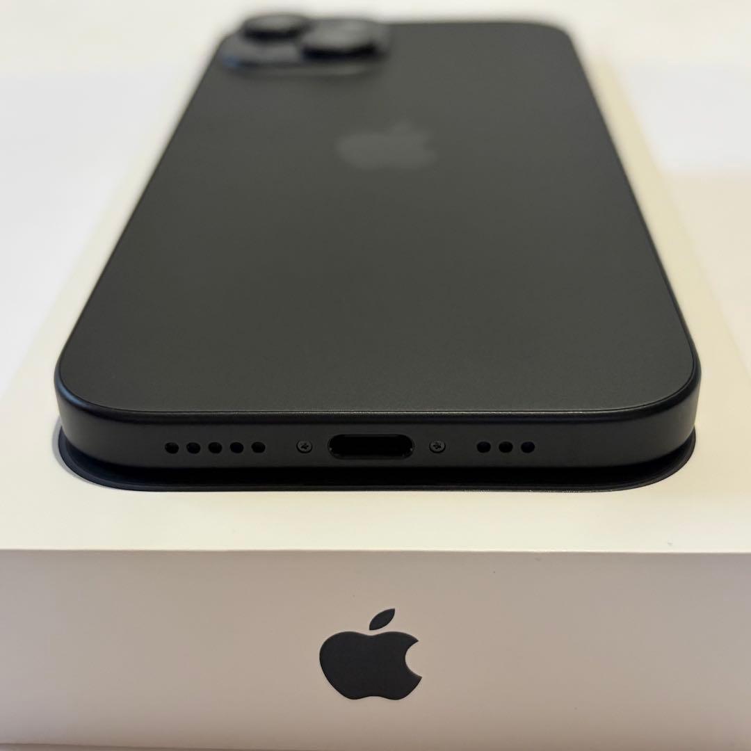 【美品】iPhone15 Apple 128GB ブラック 11ヶ月使用 94％