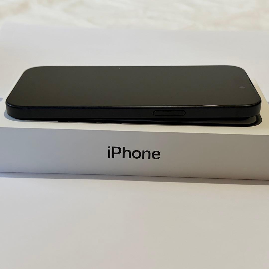 【美品】iPhone15 Apple 128GB ブラック 11ヶ月使用 94％