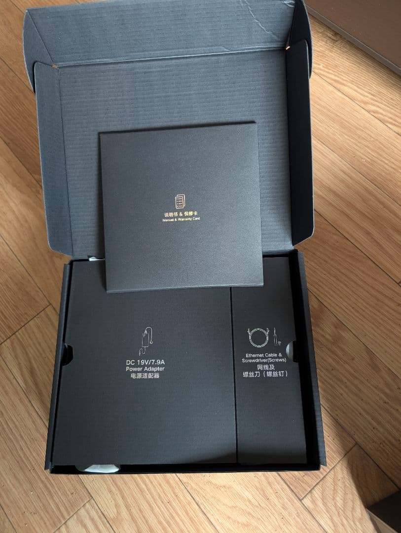 R*h様 UGREEN DXP4800 Plus NAS 4ベイ