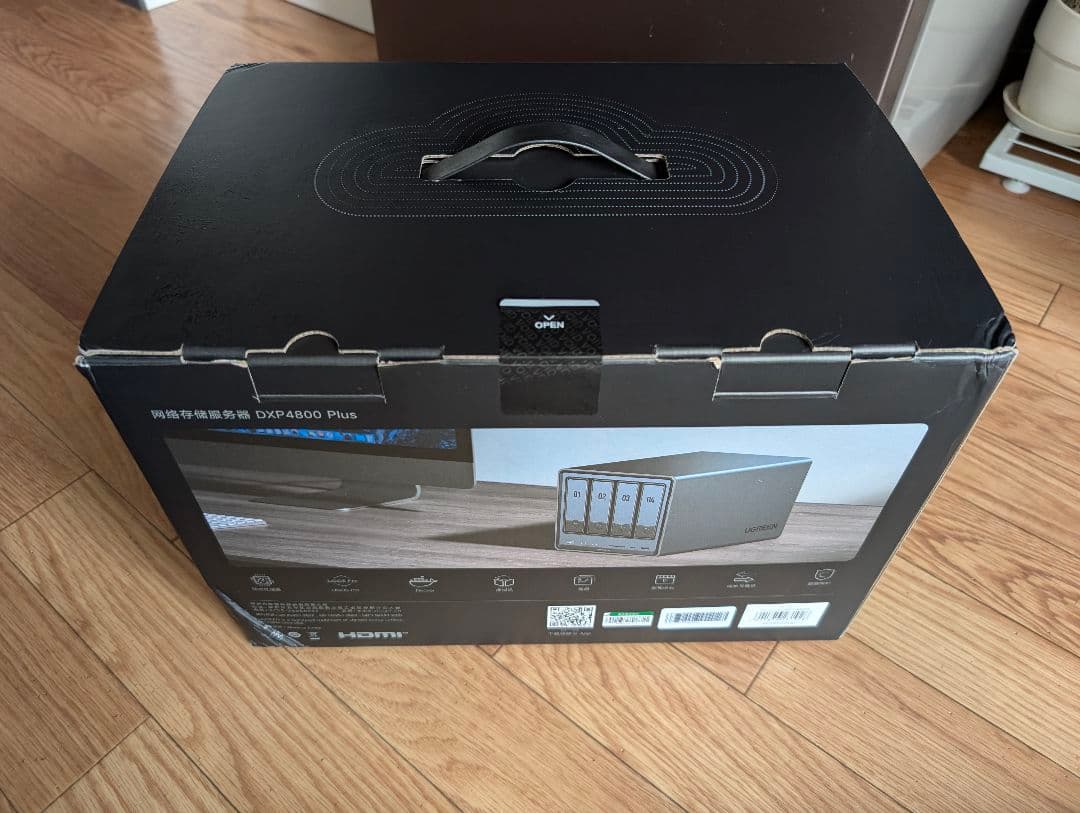 R*h様 UGREEN DXP4800 Plus NAS 4ベイ