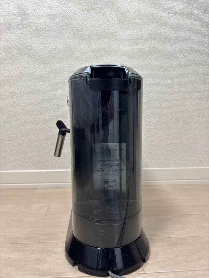 デロンギ デディカ エスプレッソマシン コーヒーマシン EC680BK
