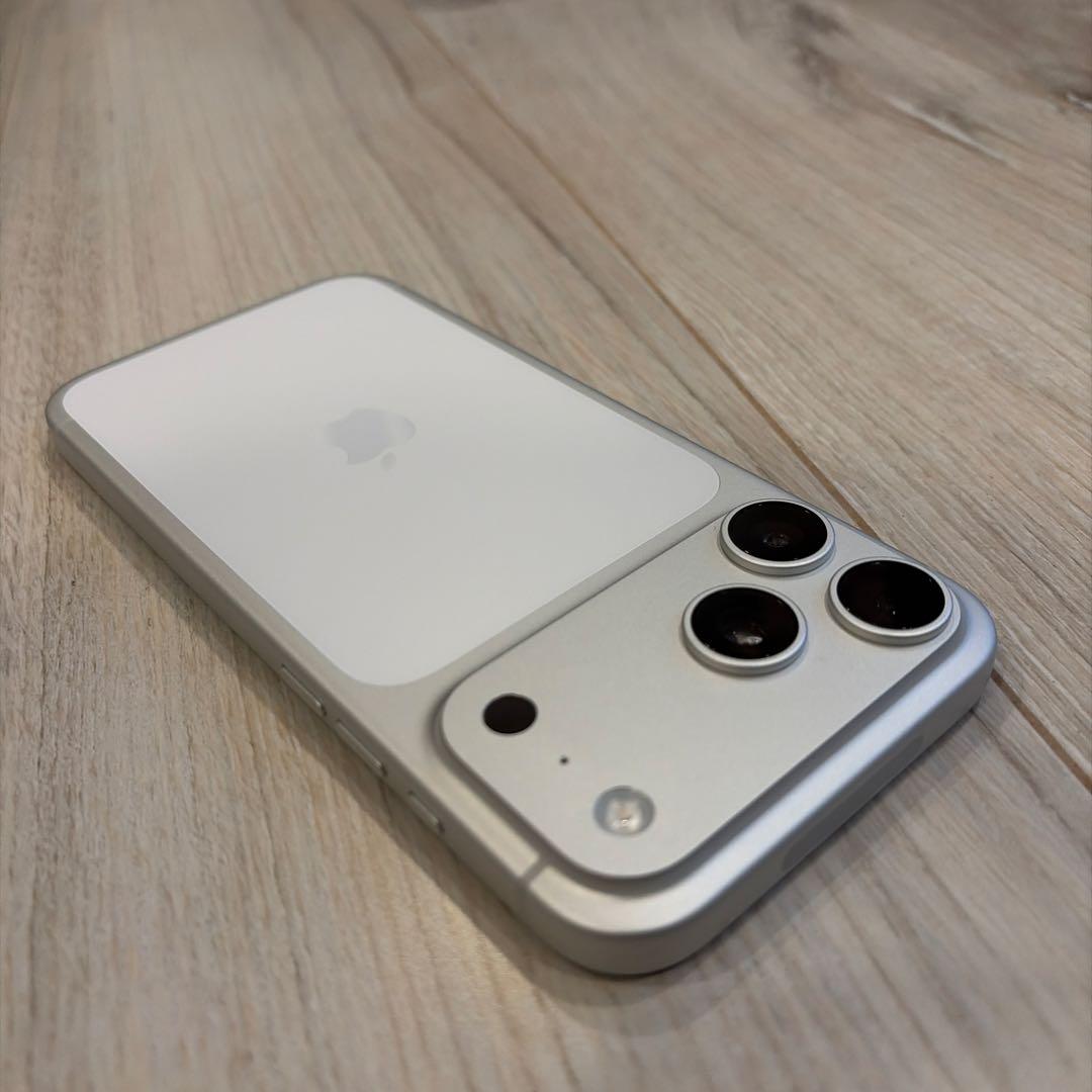 iPhone17ProMax 256GB 純正ケース付き