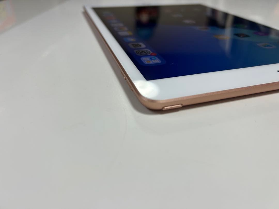 iPad 10.2インチ Wi-Fi 32GB ゴールド 第8世代　おまけあり