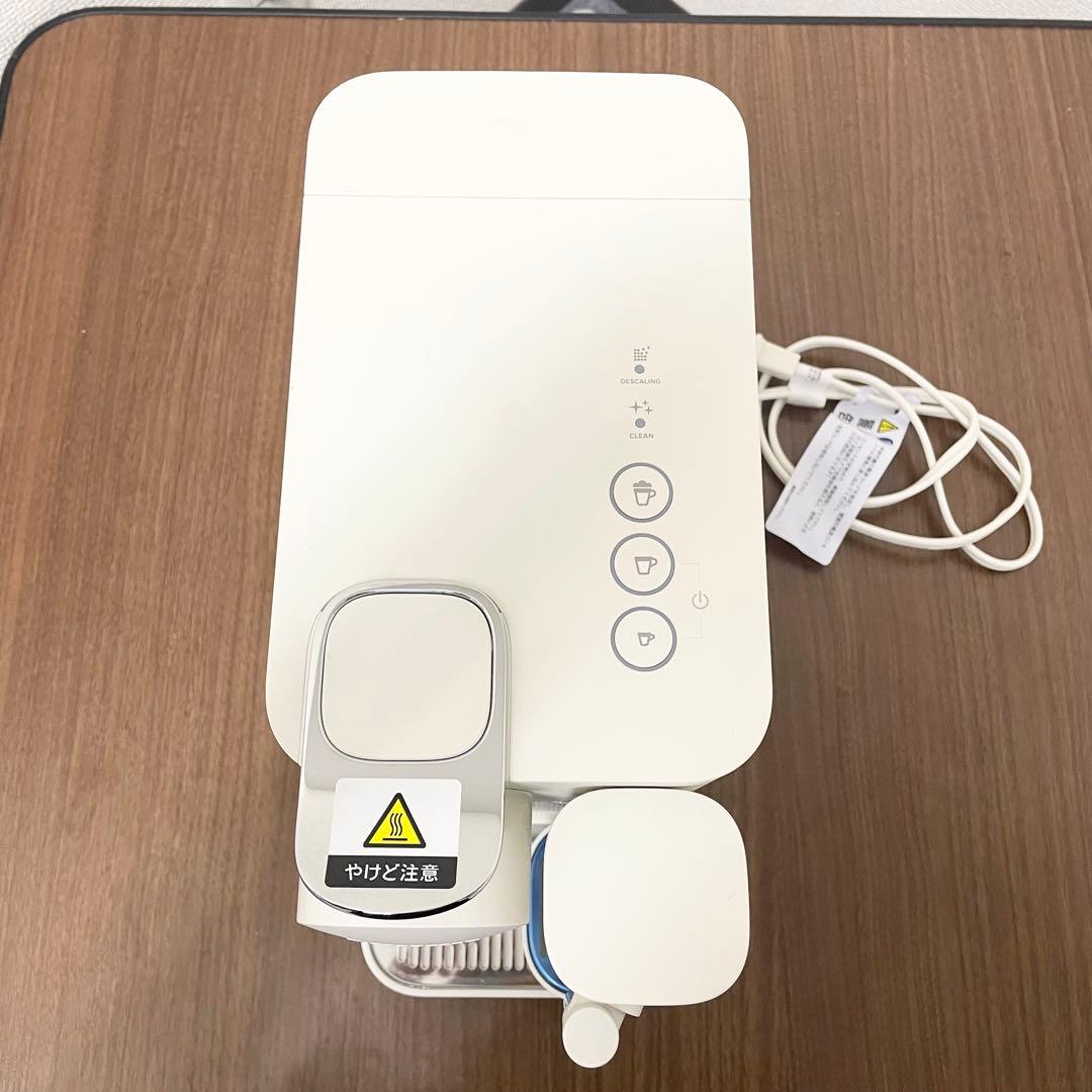 コーヒーメーカー　ネスプレッソ　ラティシマワン　F121 ホワイト