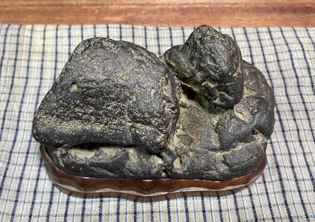 加茂川真黒　水石　茅舎石