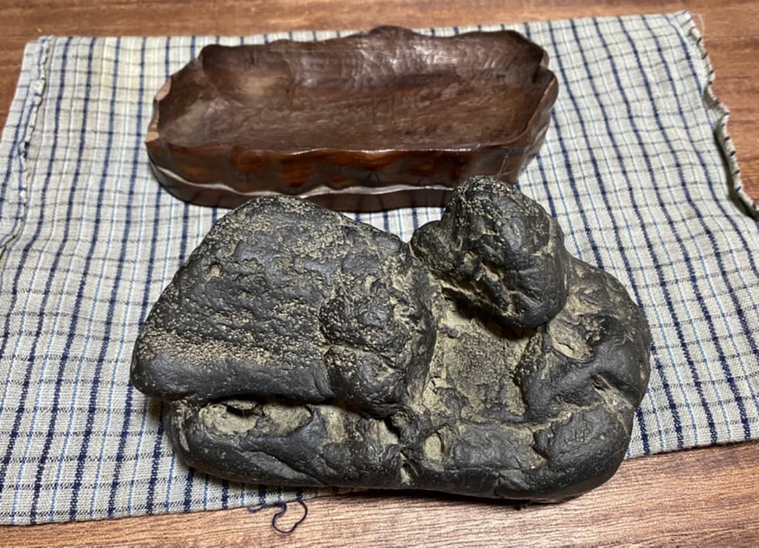 加茂川真黒　水石　茅舎石