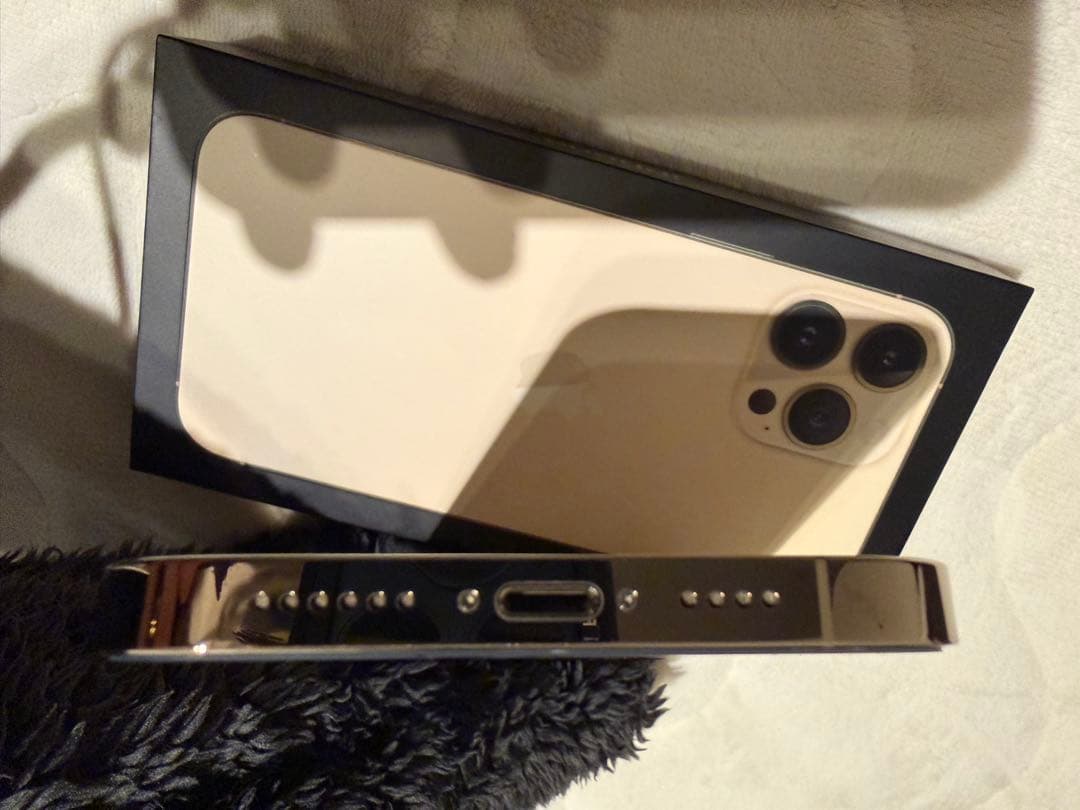 iPhone13ProMAX256GB ゴールド SIMフリー バッテリー82%