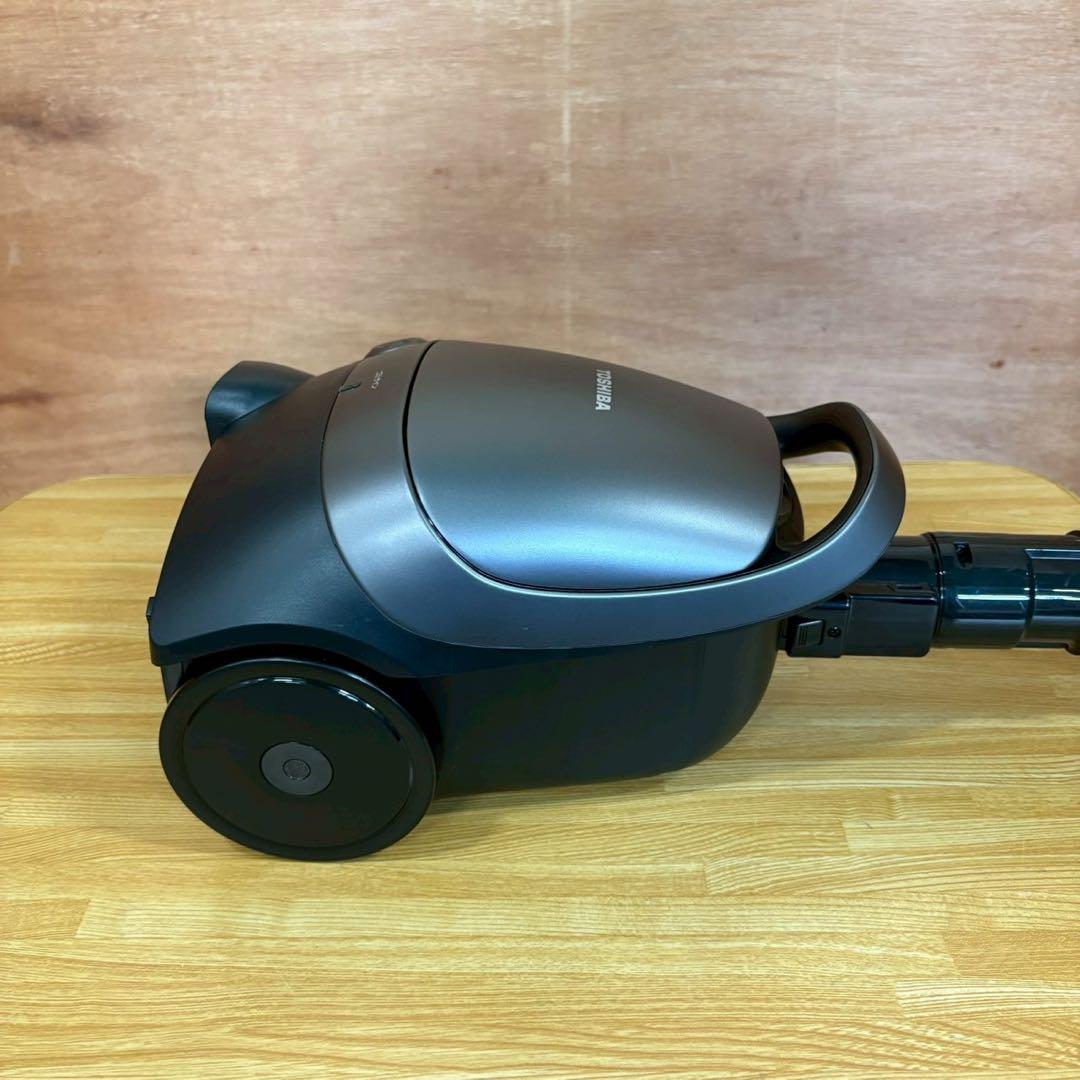 一都三県限定　配送無料　掃除機　紙パック式　TOSHIBA 東芝　2024年製