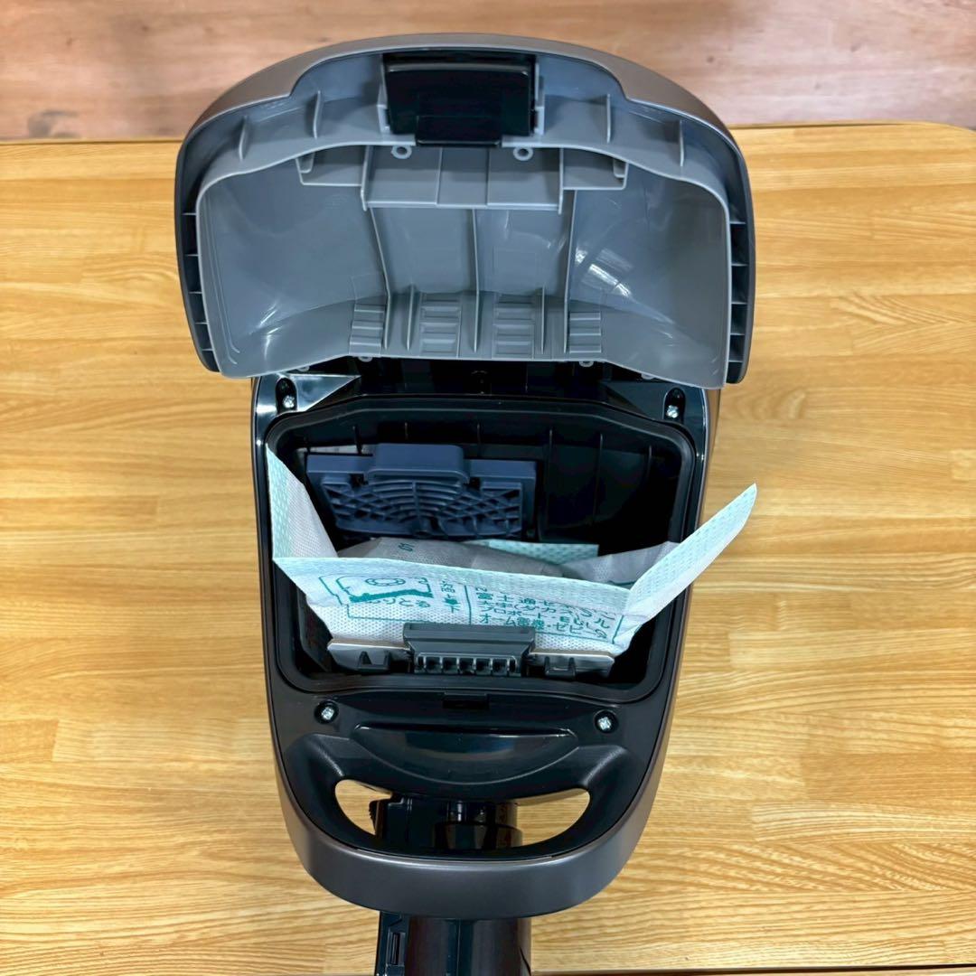 一都三県限定　配送無料　掃除機　紙パック式　TOSHIBA 東芝　2024年製