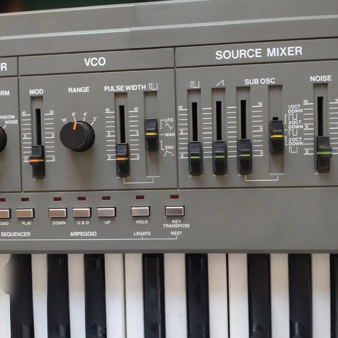 m*x様 Roland SH-101 アナログシンセサイザー 37鍵