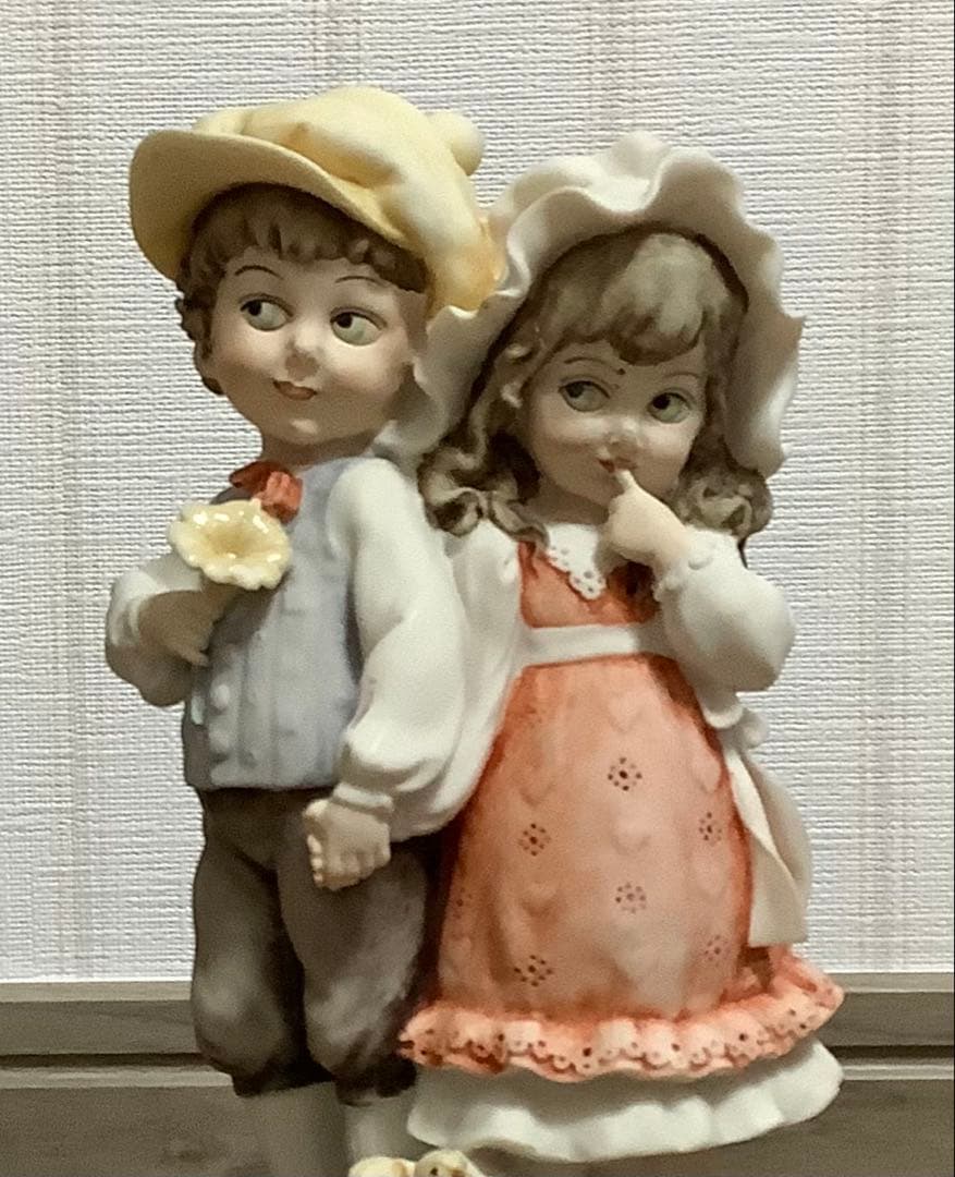 Giuseppe Armani フィギュリン 置物 陶器 G.Armani 台座