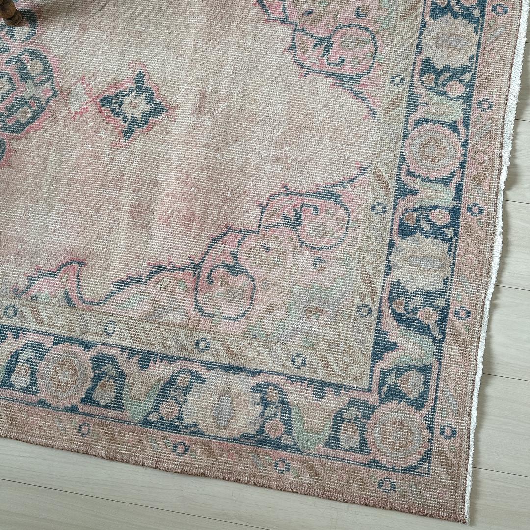 トルコヴィンテージラグ A63 高級 レア ピンク ベージュ ネイビー ミント