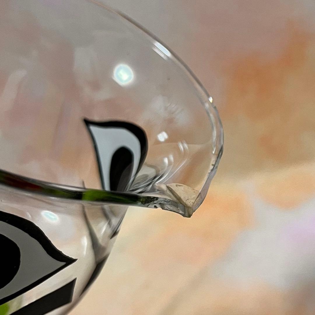 水差し男爵　岡本太郎