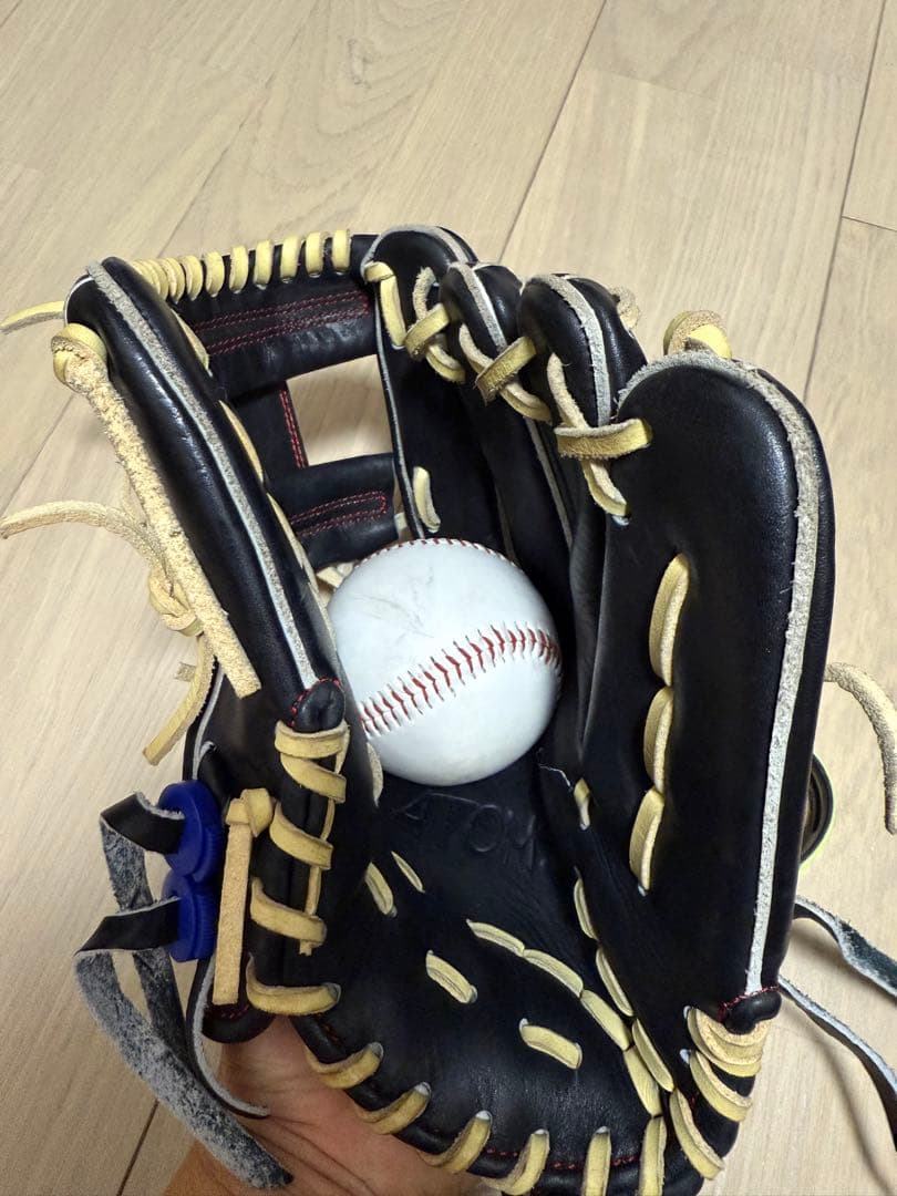 ケイジニキ　ATOMS 軟式グローブ 026型　週末値下げ中