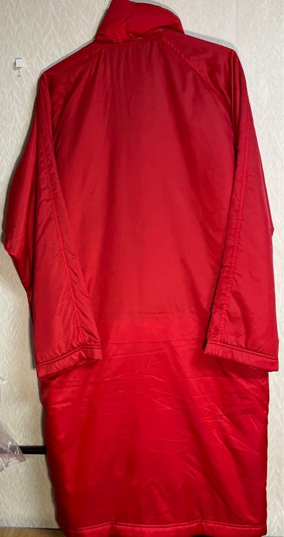１回のみ着用クリーニング済男女兼用YONEXベンチコートフード付赤サイズL