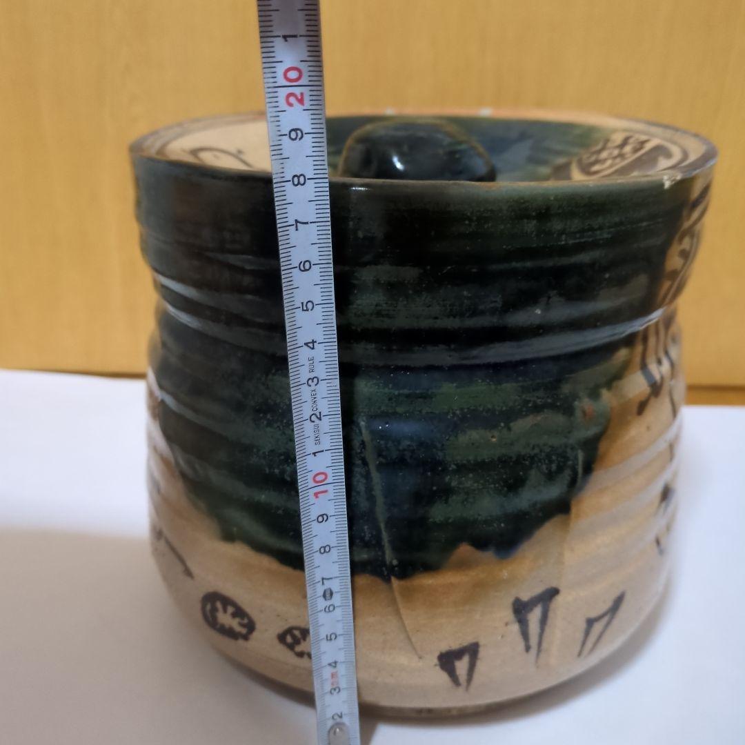 手描き模様の陶器