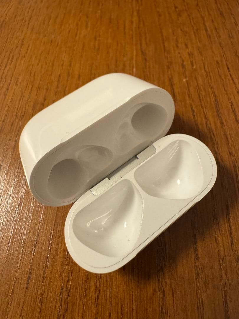 AirPods4 本体 充電ケース付き
