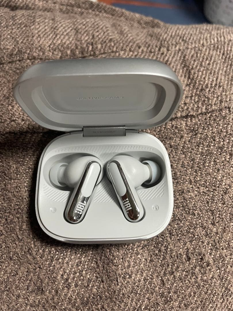 JBL LIVE BEAM 3 イヤホン　シルバー