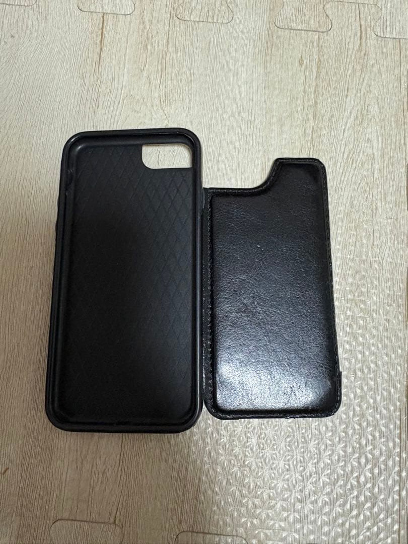 Apple iPhone 8 スペースグレー 本体【黒ケース付】