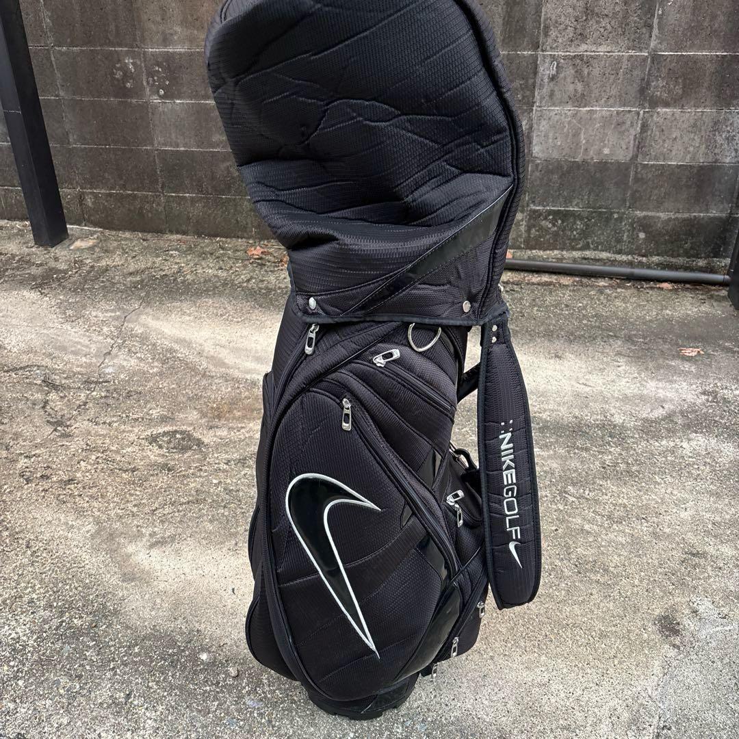 NIKE GOLF キャディバッグ エナメル ビッグロゴ 黒 ブラック 人気