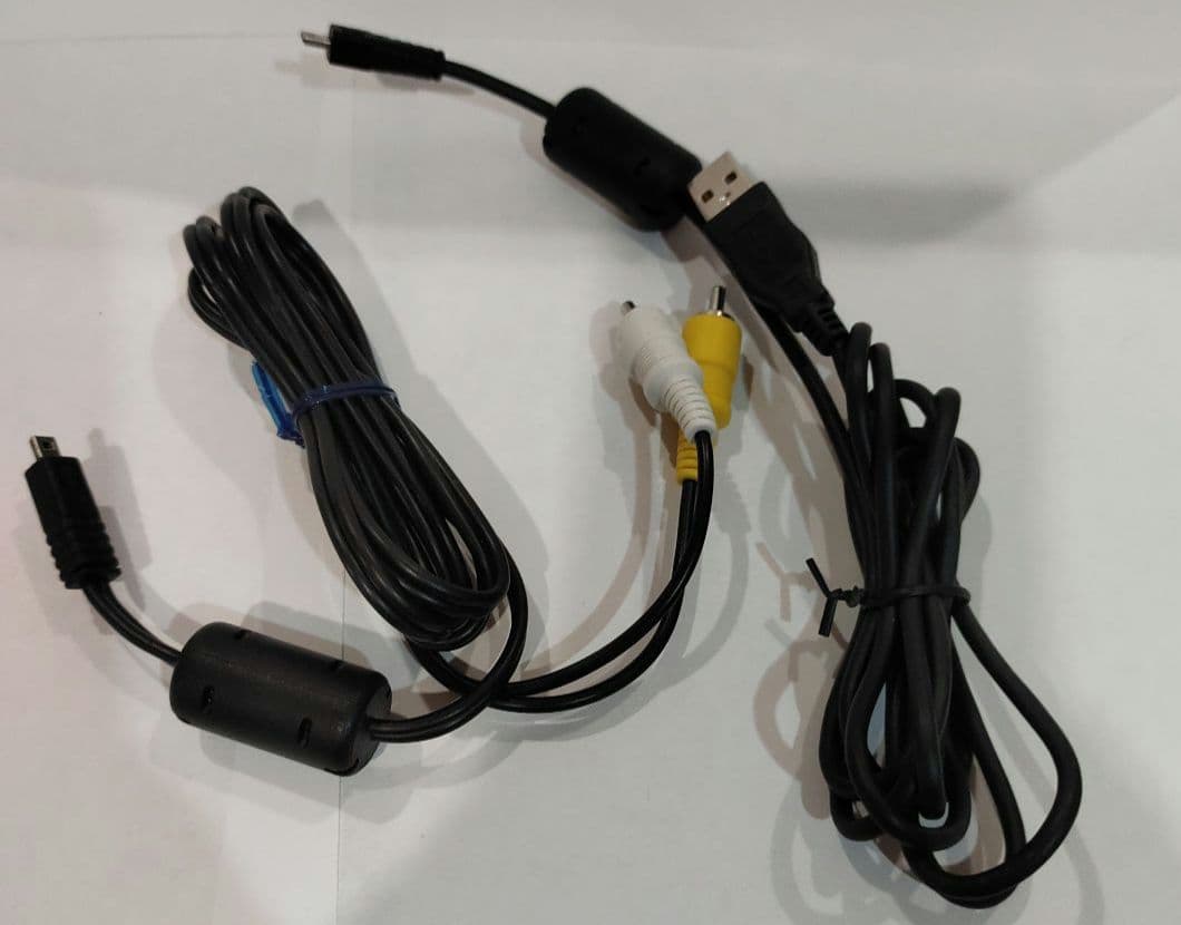 【美品】ニコン カメラ Nikon D5000　一眼レフ　動作確認済