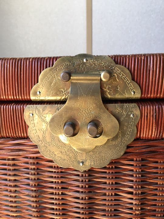 ヴィンテージ: 籐製収納スツール