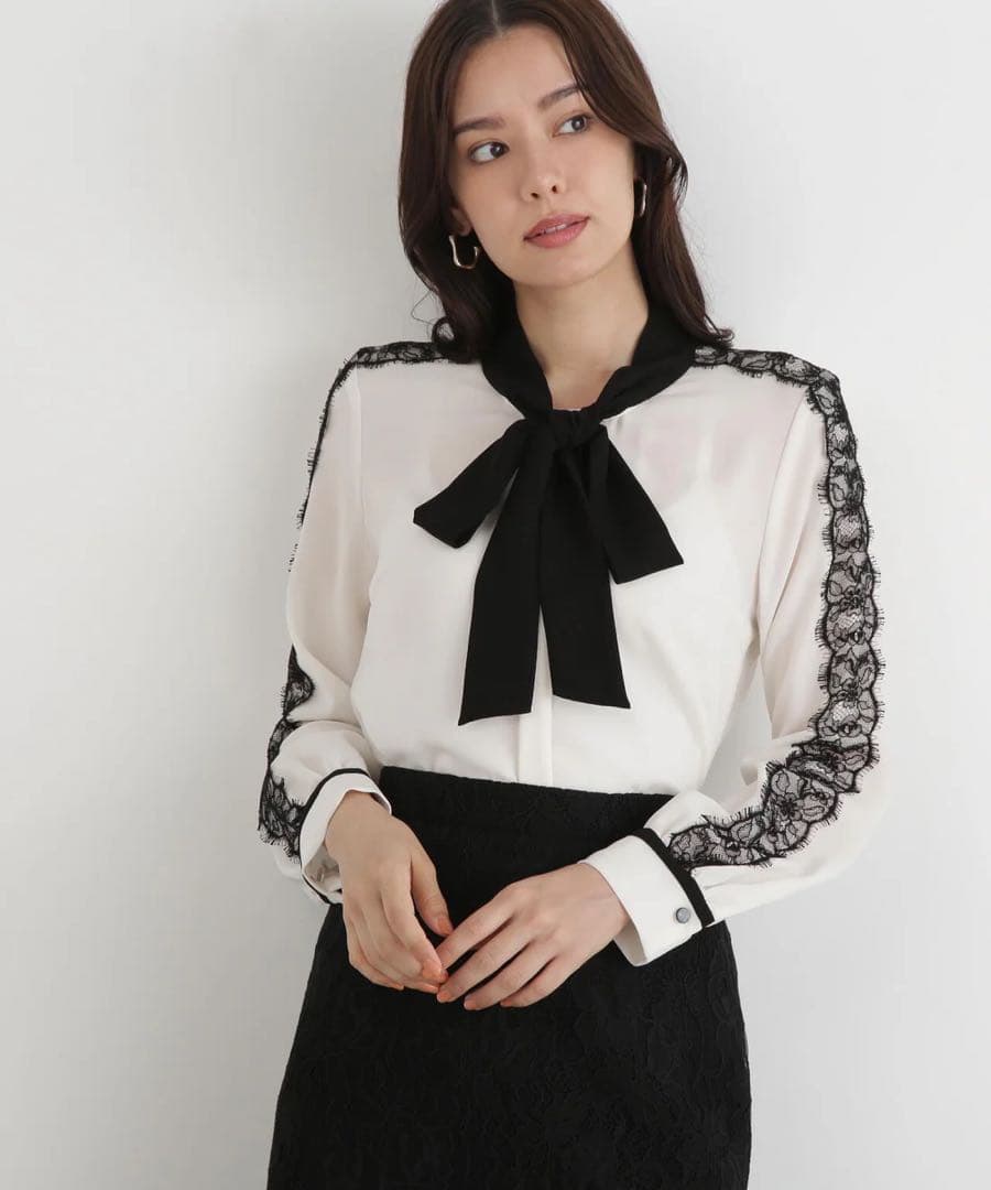 【新品タグ付】PINKY&DIANN レースコンビバイカラーリボンブラウス　完売