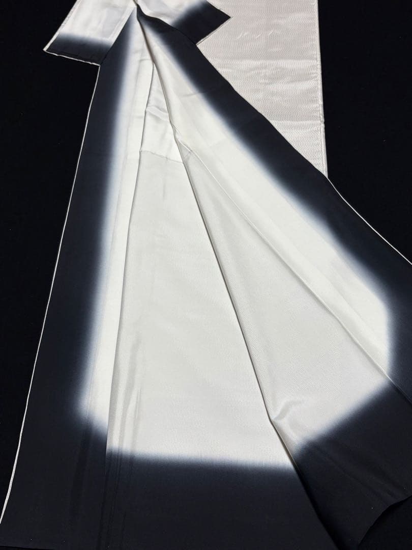 逸品　美品　和服　正絹　絣模様(白)大島紬アンサンブル(羽織紐)早い者勝ち