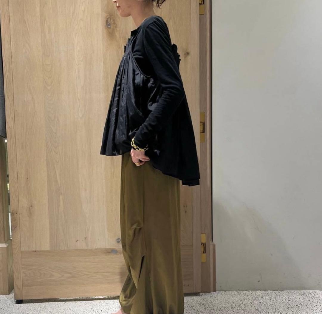 カレンソロジー　キャミソール　黒色