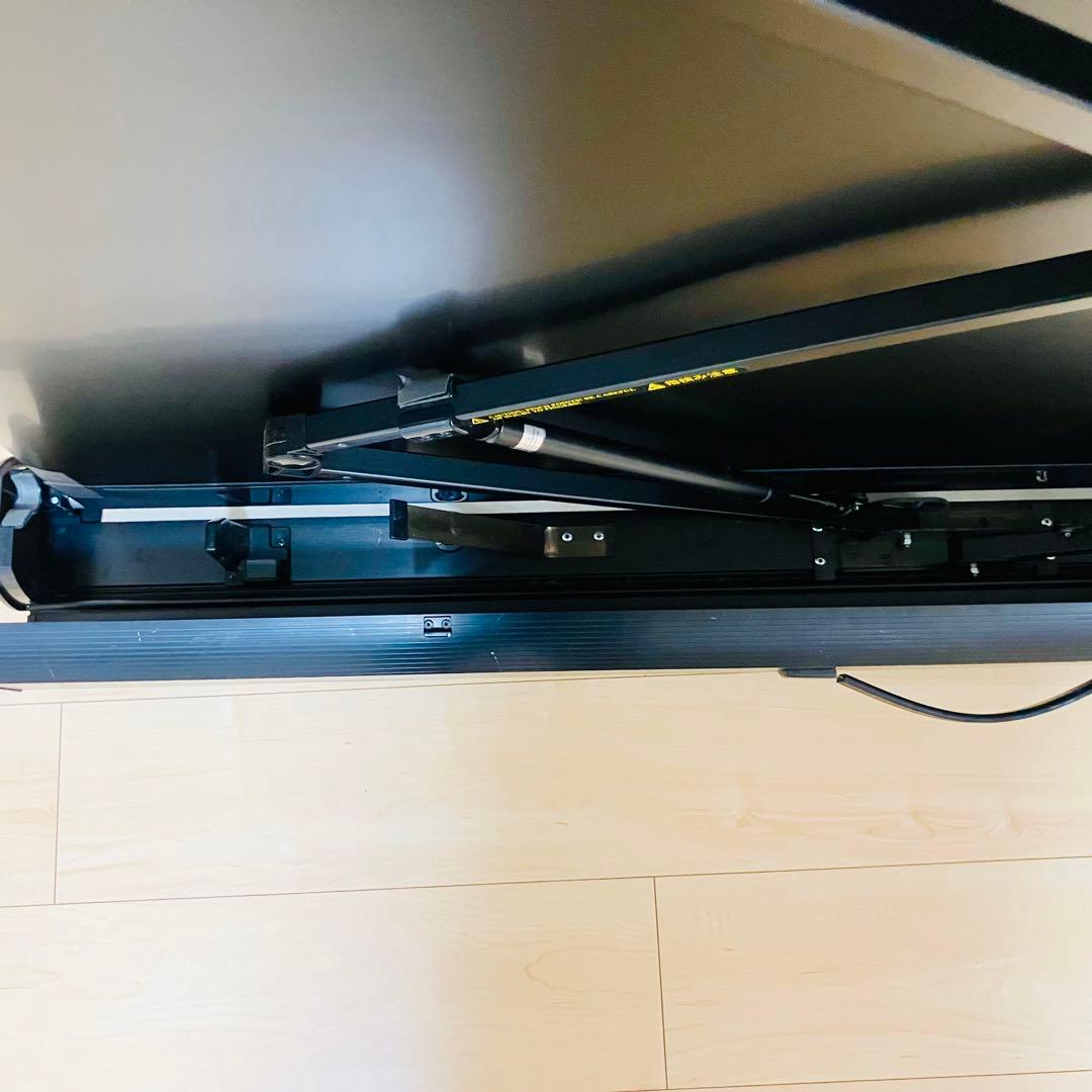 【美品】60インチ イズミコスモ 床置 自立式 プロジェクタースクリーン