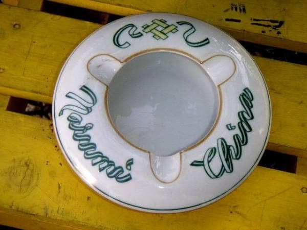 ♥骨董　鳴海製陶の販促用　灰皿　珍品　骨董　古玩