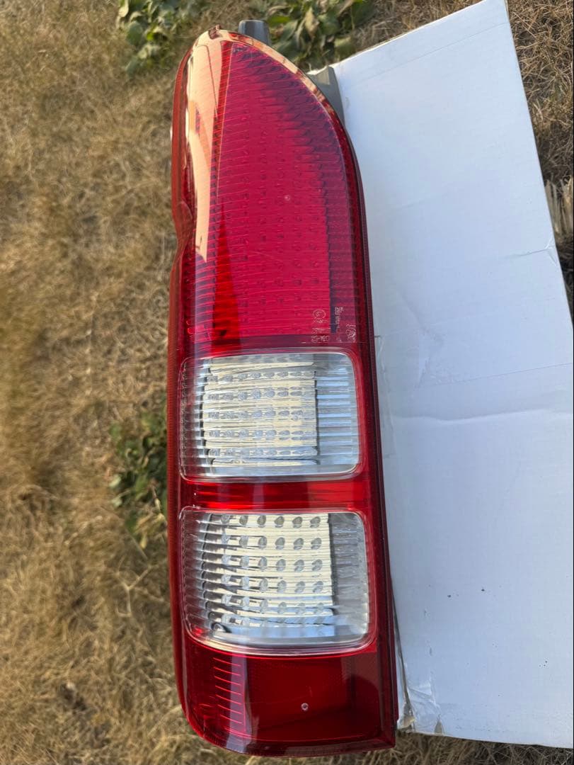 ハイエース　純正テールランプ　LED加工　LEDテール