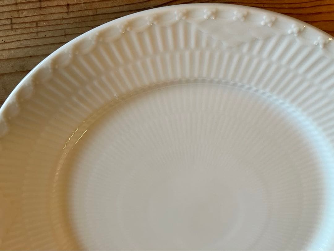 ロイヤルコペンハーゲンホワイトフルーテッドハーフレース　27ディナープレート×2