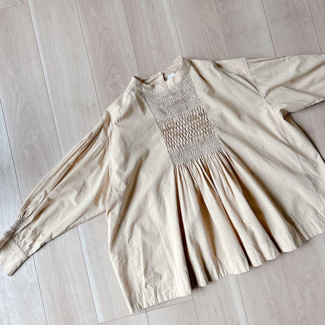 美品＊kagure かぐれ インド綿 コットンスモッキングブラウス ベージュ