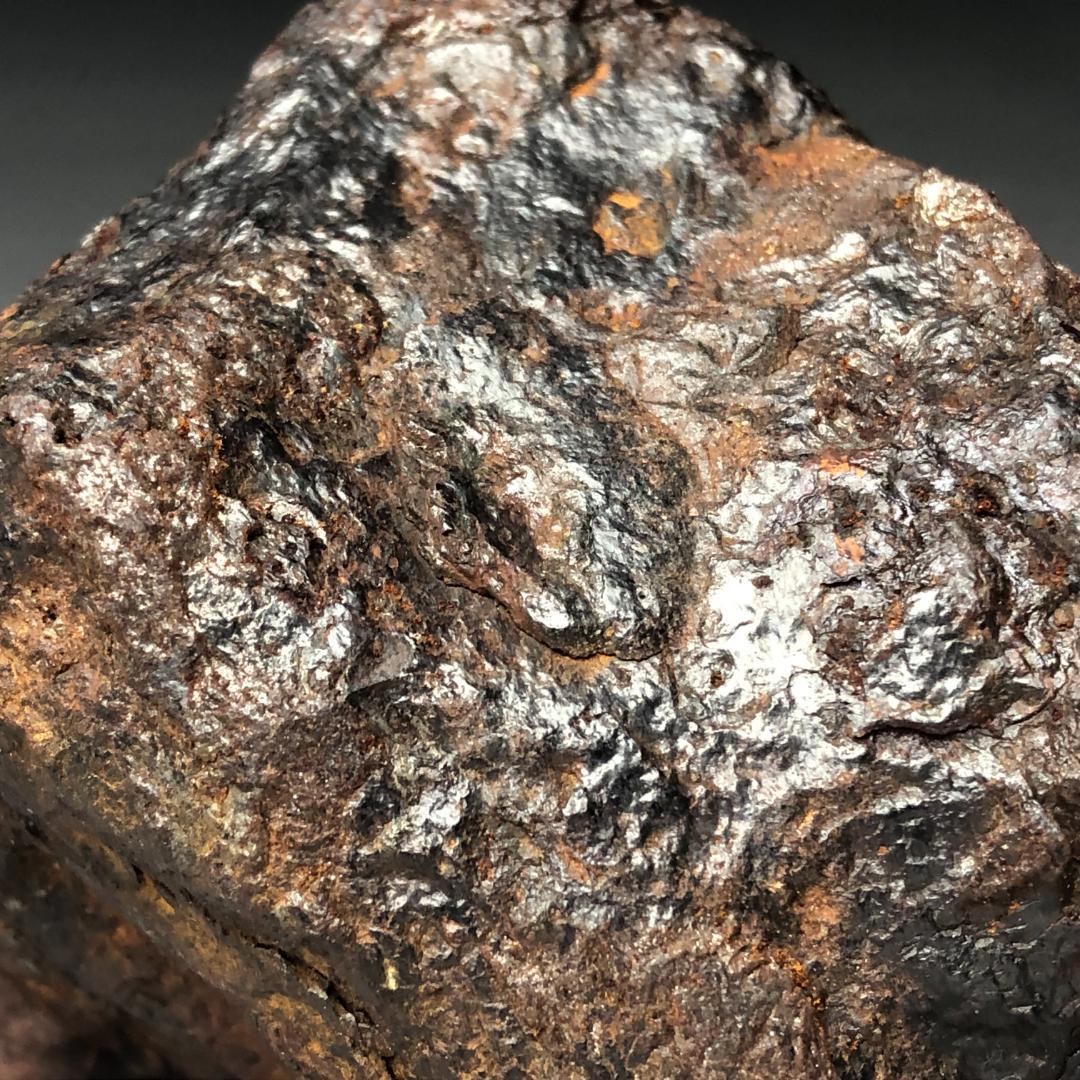 アルタイ隕石　大型隕石 鉄隕石　外皮付き隕石　ナチュラル　原石　重さ約833ｇ