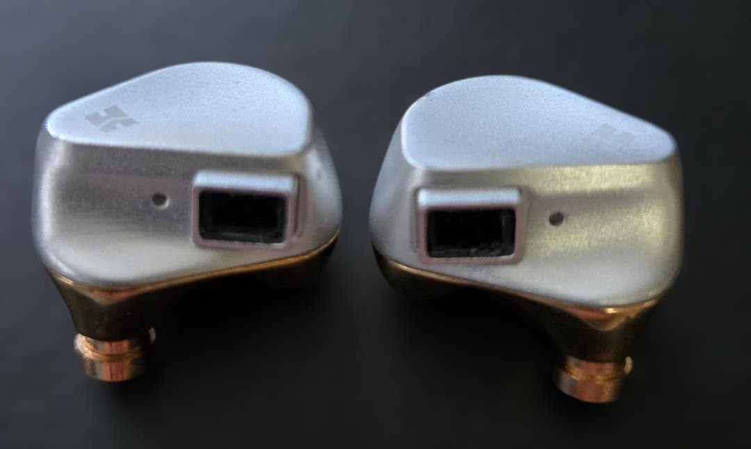 HIFIMAN Svanar【専用リケ－ブル付き】