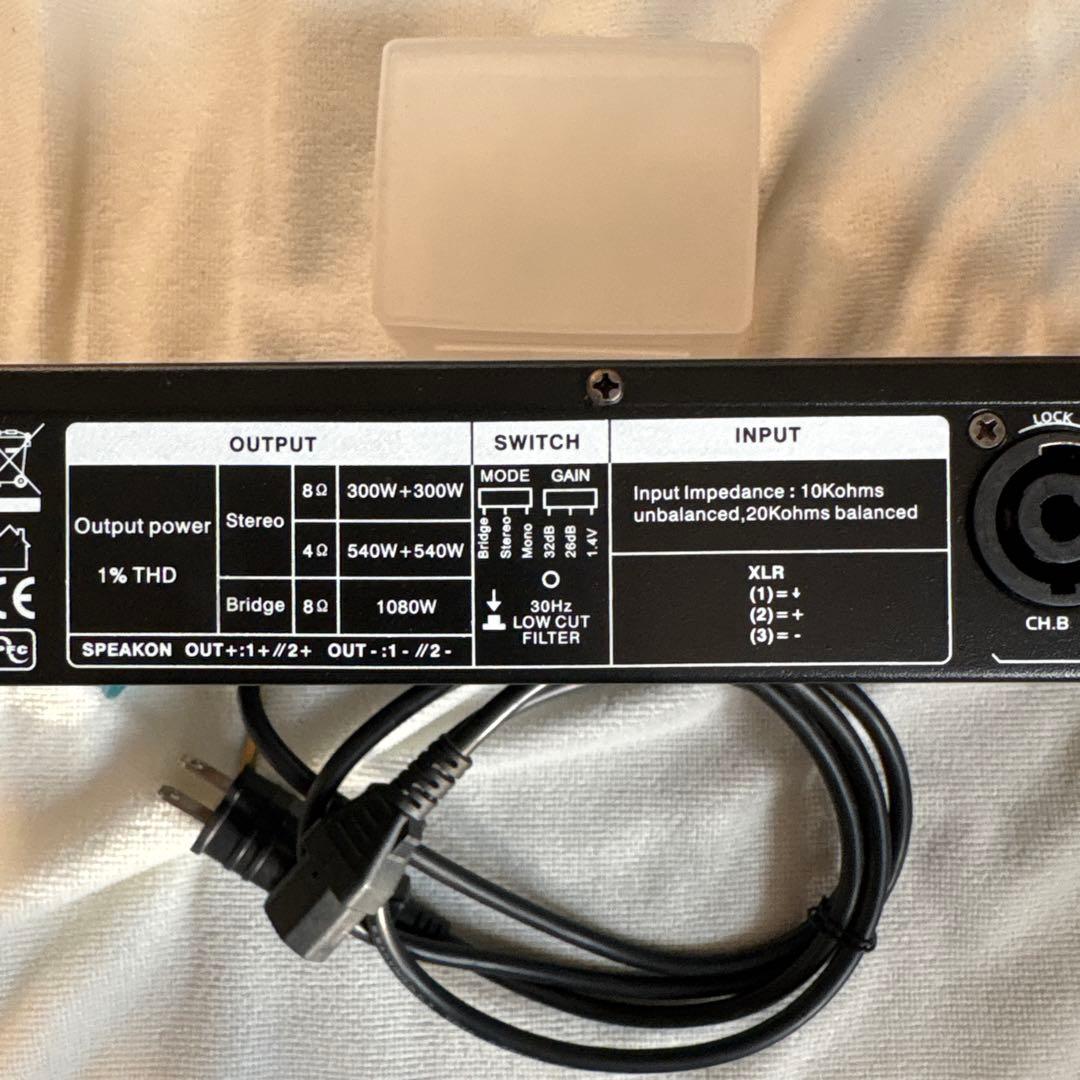 CLASSIC PRO DCP1100 パワーアンプ