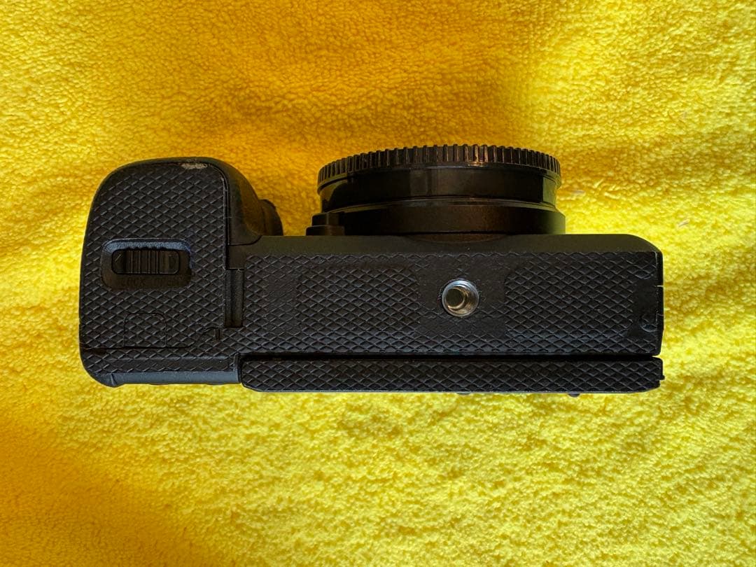 【極美品】α6400 ボディ シャッター637回 元箱・付属品・予備電池多数