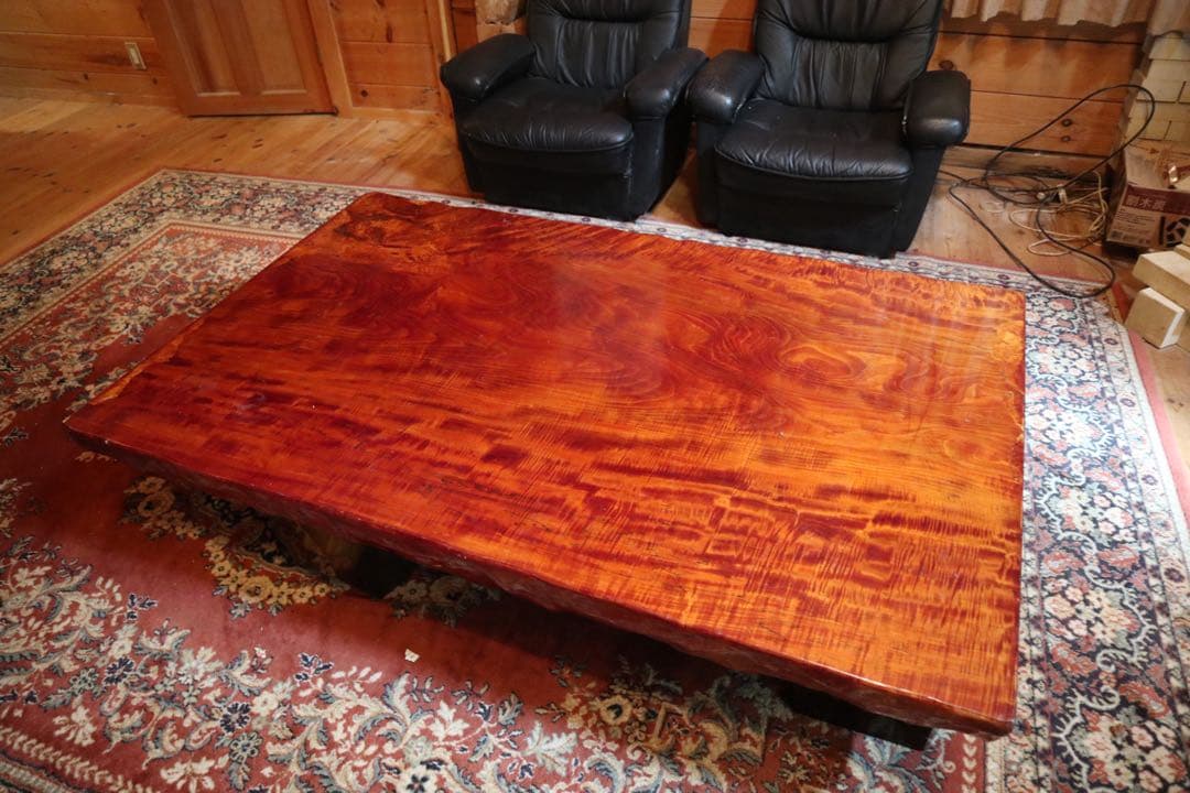 希少材質一枚板　ブラジル花梨か栃