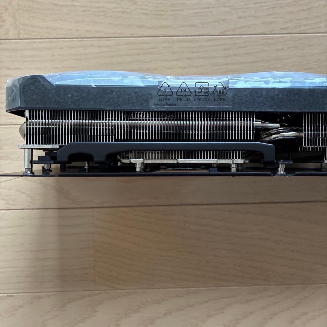 グラフィックボード　グラボ 4090 ヒートシンク　ファン　など
