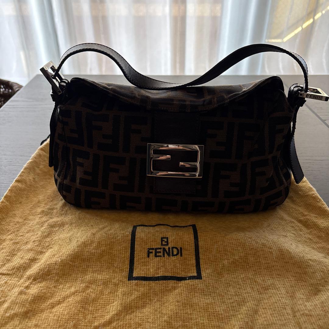 FENDI ズッカ柄マンマバゲットワンショルダーバッグ