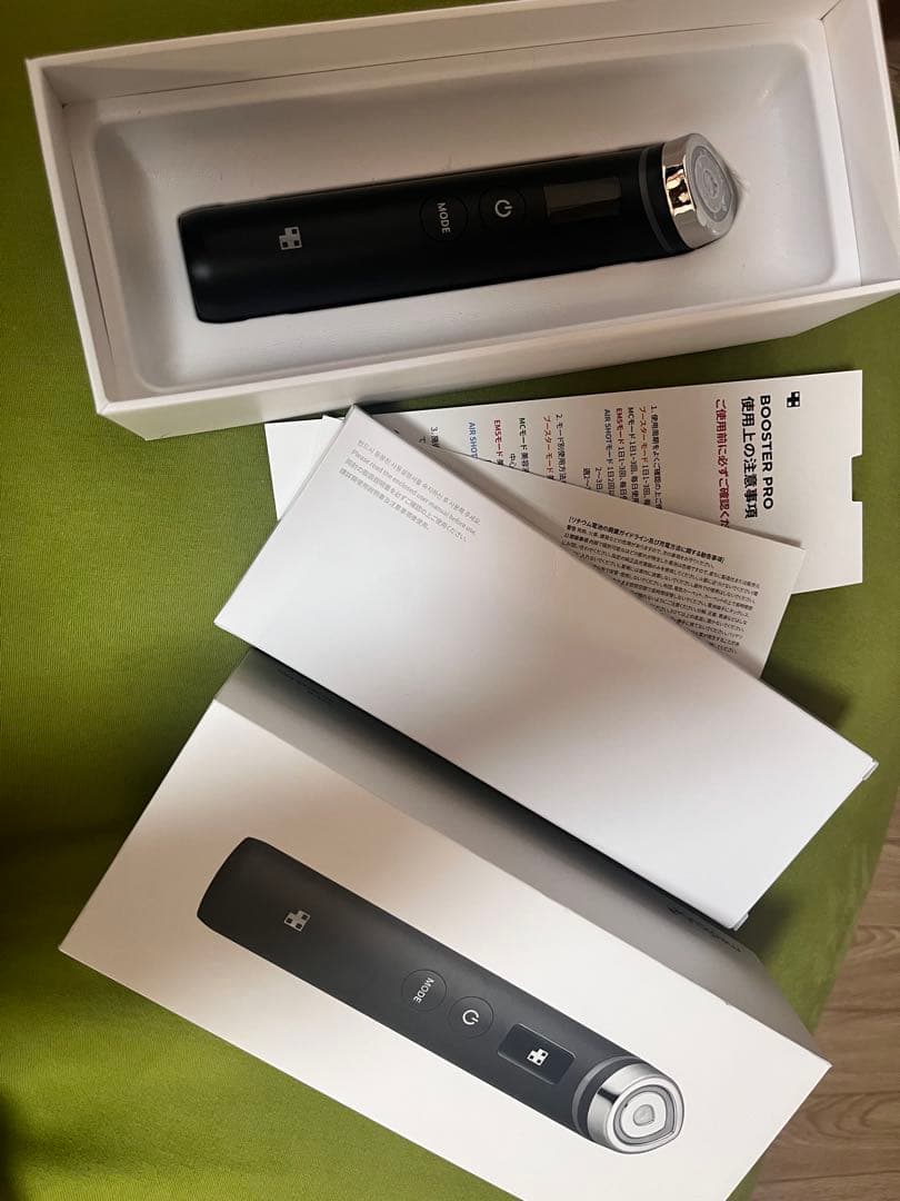 BOOSTER PRO 美顔器 ブラック medicube