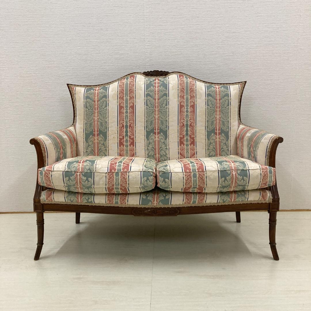 アンティーク調　クラシック　２人掛けソファ　ラブソファ　コンパクト