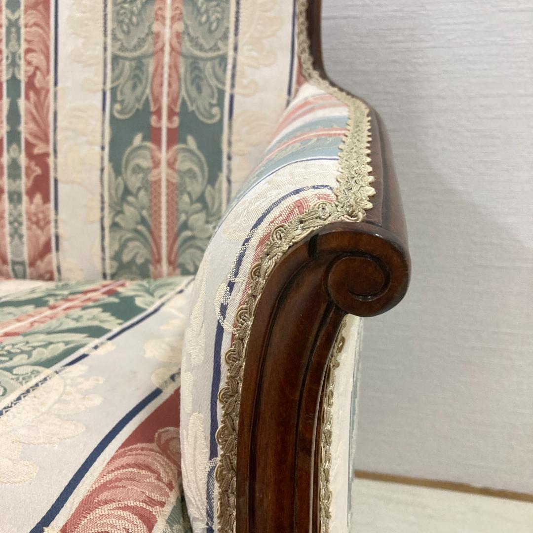 アンティーク調　クラシック　２人掛けソファ　ラブソファ　コンパクト