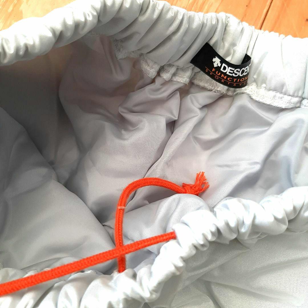 新品タグ付き DESCENTE ナイロン セットアップ 税抜き21,800円