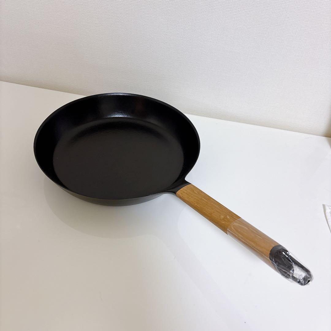 未使用 バーミキュ フライパン 26cm オーク ガス・IH対応 鋳物ホーロー