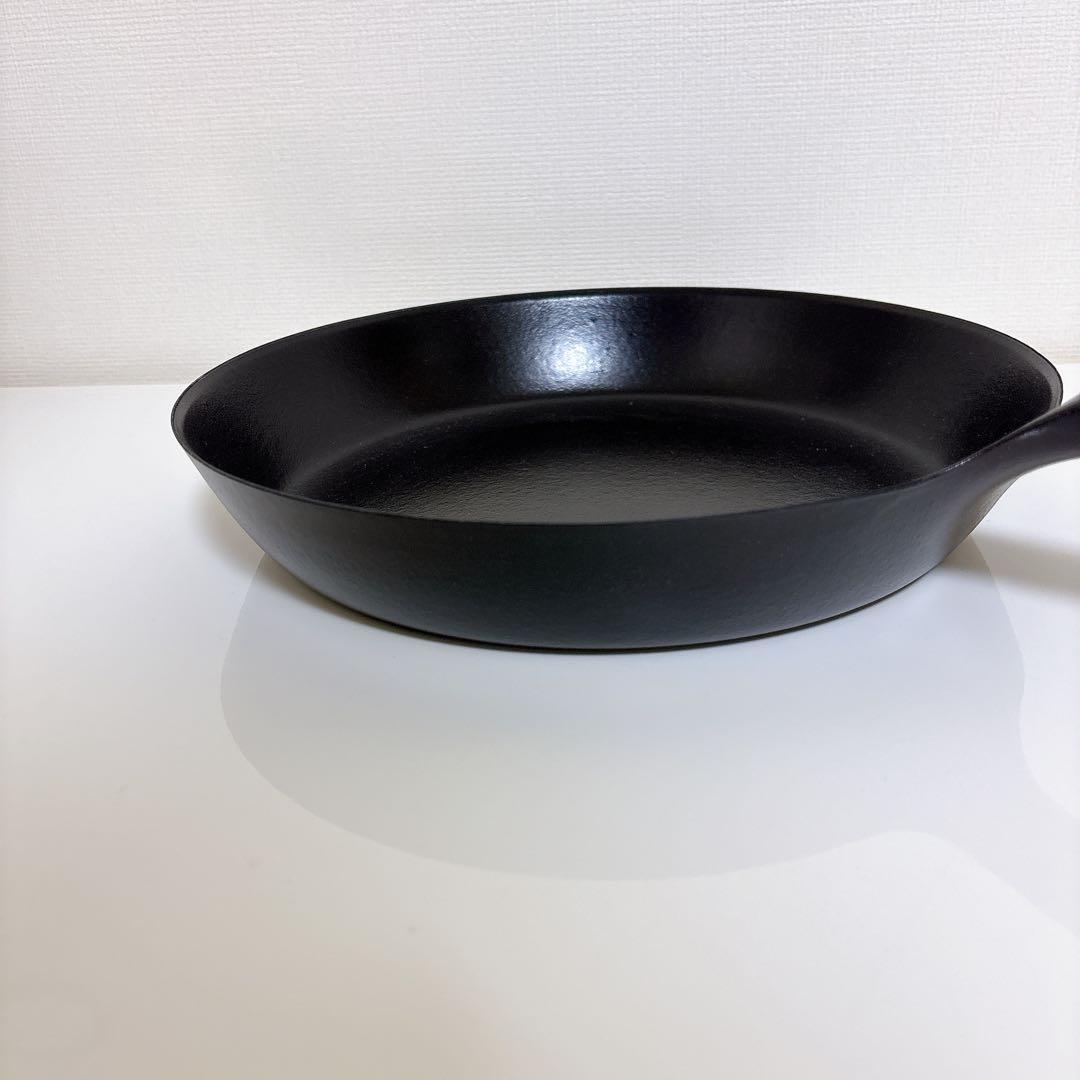 未使用 バーミキュ フライパン 26cm オーク ガス・IH対応 鋳物ホーロー