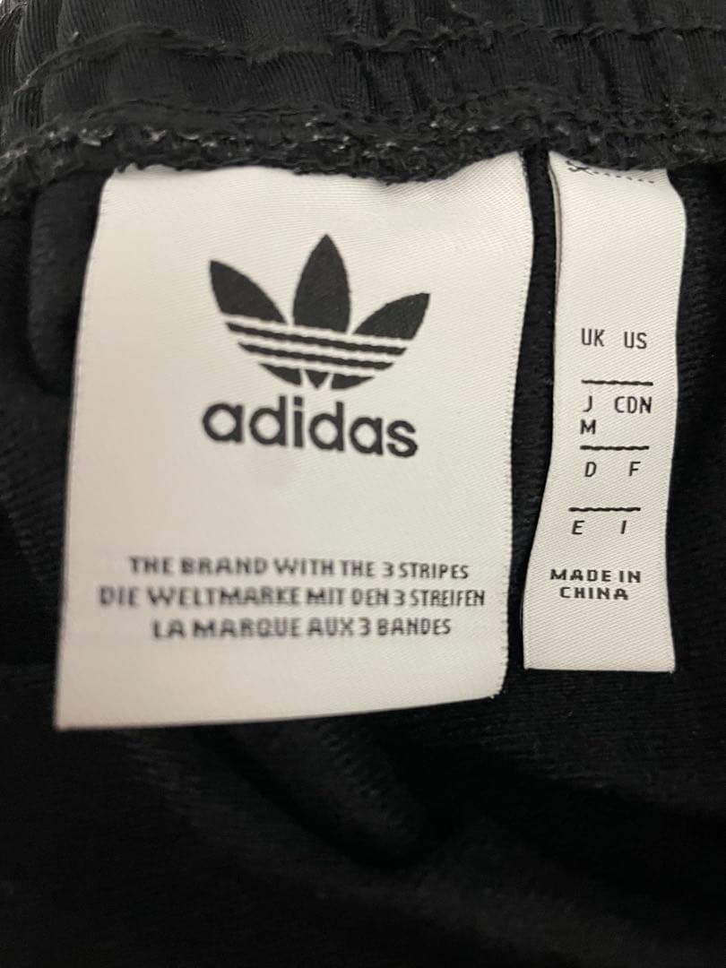 adidas originals 黒×赤ライン ジャージ上下セットアップ